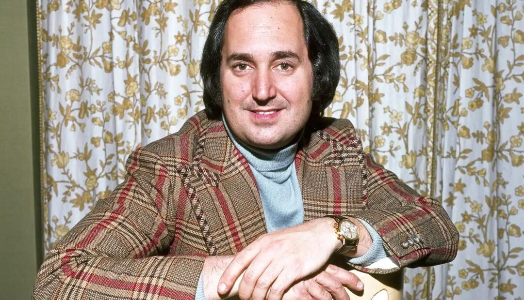 Neil Sedaka: Ο Τελευταίος Αληθινός Αρχηγός της Ποπ Μουσικής – Από Παιδί-Θαύμα στο Brooklyn ως Θρύλος που Διαμόρφωσε Επτά Δεκαετίες Μουσικής