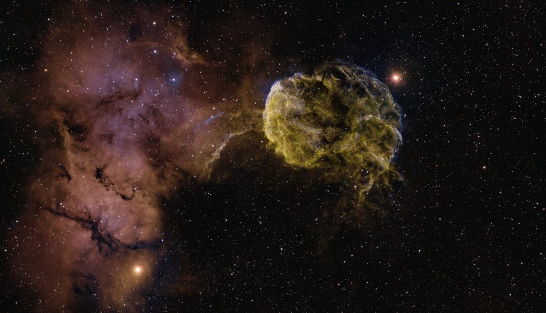 Το Νεφέλωμα της Μέδουσας (IC 443): το φάντασμα μιας κοσμικής έκρηξης που συνεχίζει να λάμπει στους Διδύμους